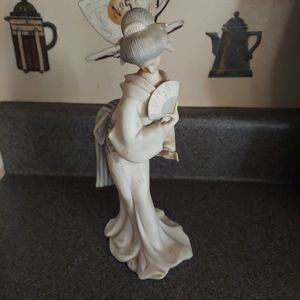 Porcelain Lenwile Ardalt Geisha holding Fan Figurine - Mid 20th Century